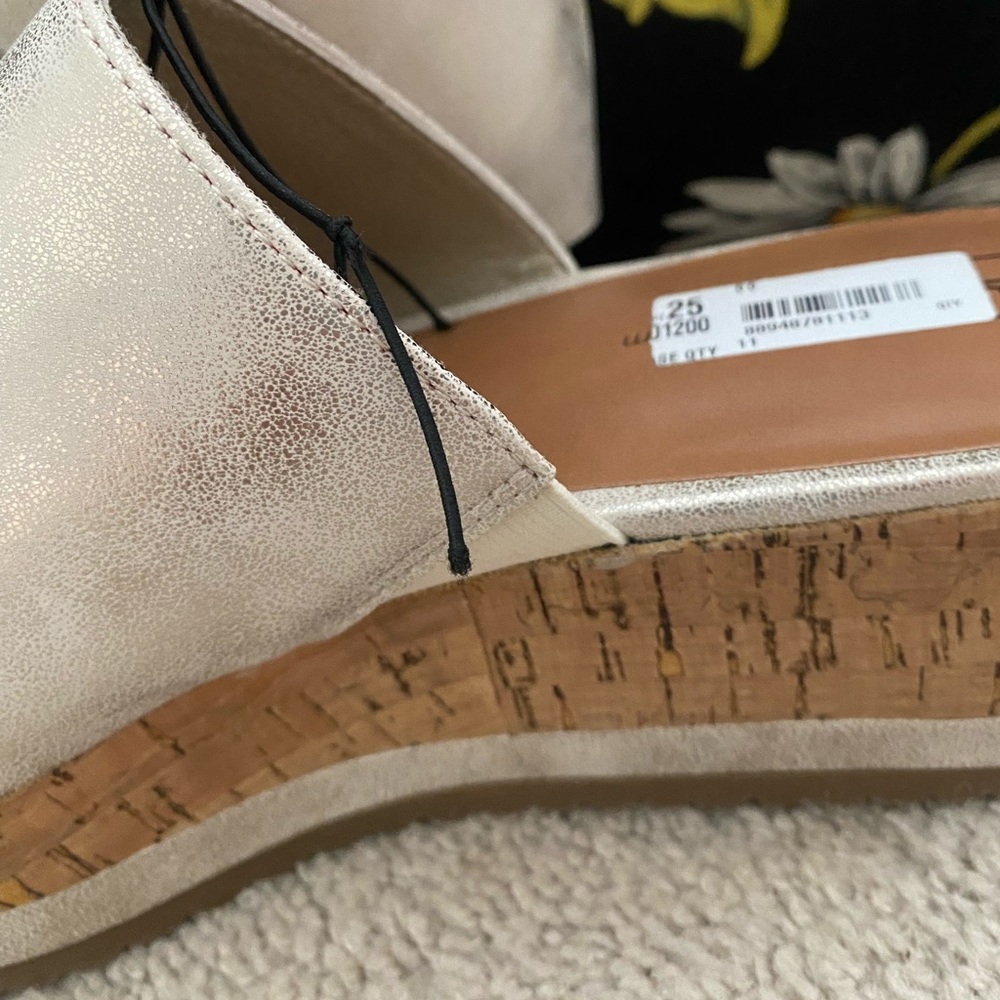 NWOT! No Boundaries Cork Wedge Platforms - Picture 4 of 6